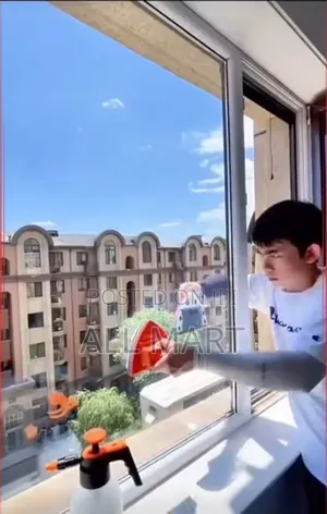 Photo - Double Side Magnetic Glass Window Cleaner