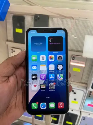 Apple iPhone XR 64 GB White