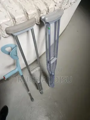 Photo - Axillary and Elbow Bilateral Crutches痲我cutches拖延crutches內容crutches New