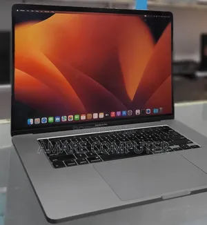 New Laptop Apple MacBook Pro 2019 16GB Intel Core I7 SSD 512GB