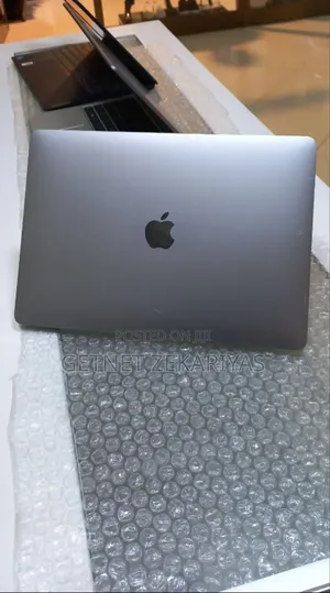 New Laptop Apple MacBook Air 2020 8GB Intel Core I5 SSD 256GB