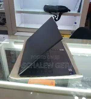 New Laptop Lenovo Yoga 7i 16GB Intel Core Ultra 7 SSD 1T