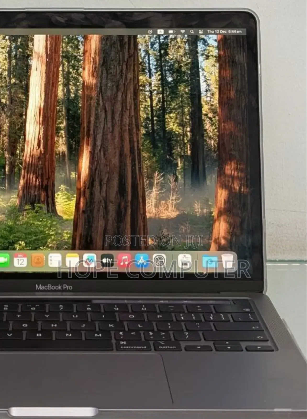 New Laptop Apple MacBook Pro 2022 M2 8GB Apple M2 SSD 256GB