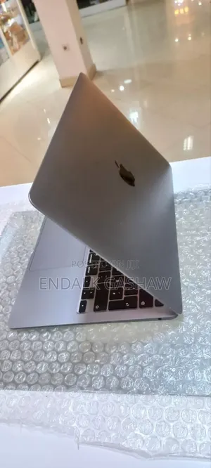 New Laptop Apple MacBook Air 2020 8GB Intel Core I5 SSD 256GB