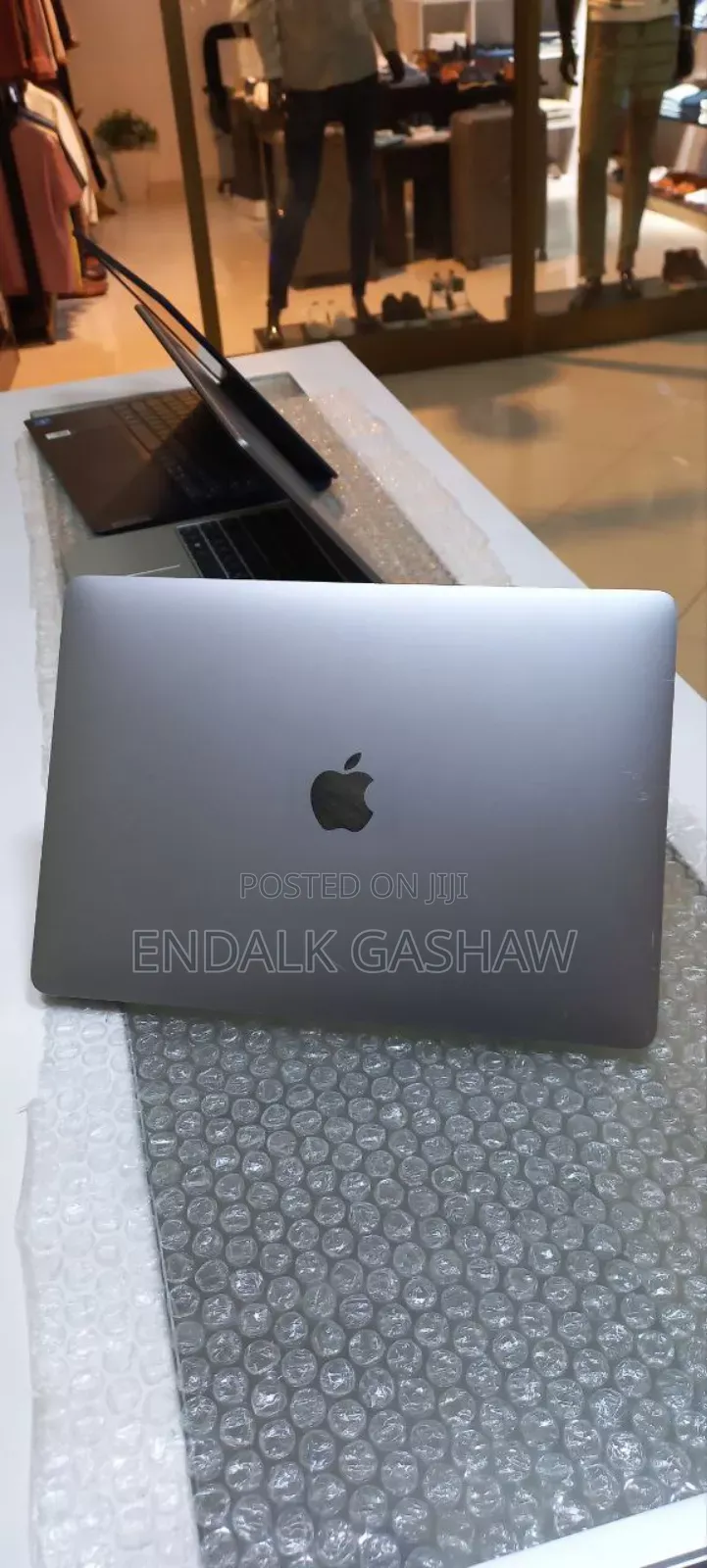 New Laptop Apple MacBook Air 2020 8GB Intel Core I5 SSD 256GB