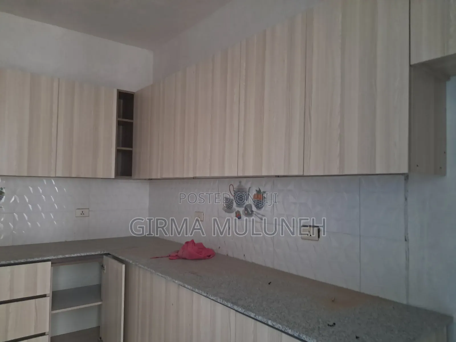3bdrm Apartment in አዲሱ ገበያ, Addis Ketema for sale