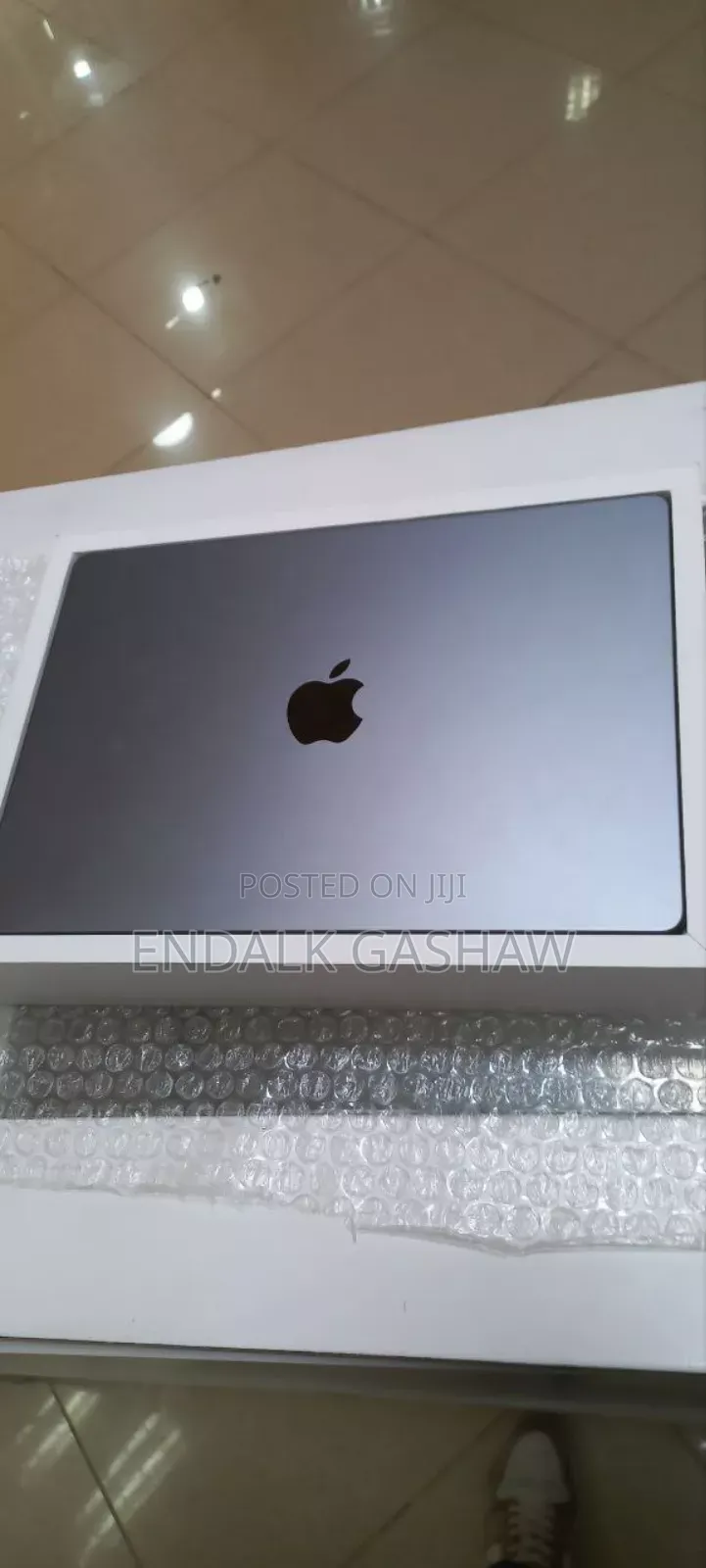 New Laptop Apple MacBook Pro 2023 M2 8GB Apple M3 SSD 512GB