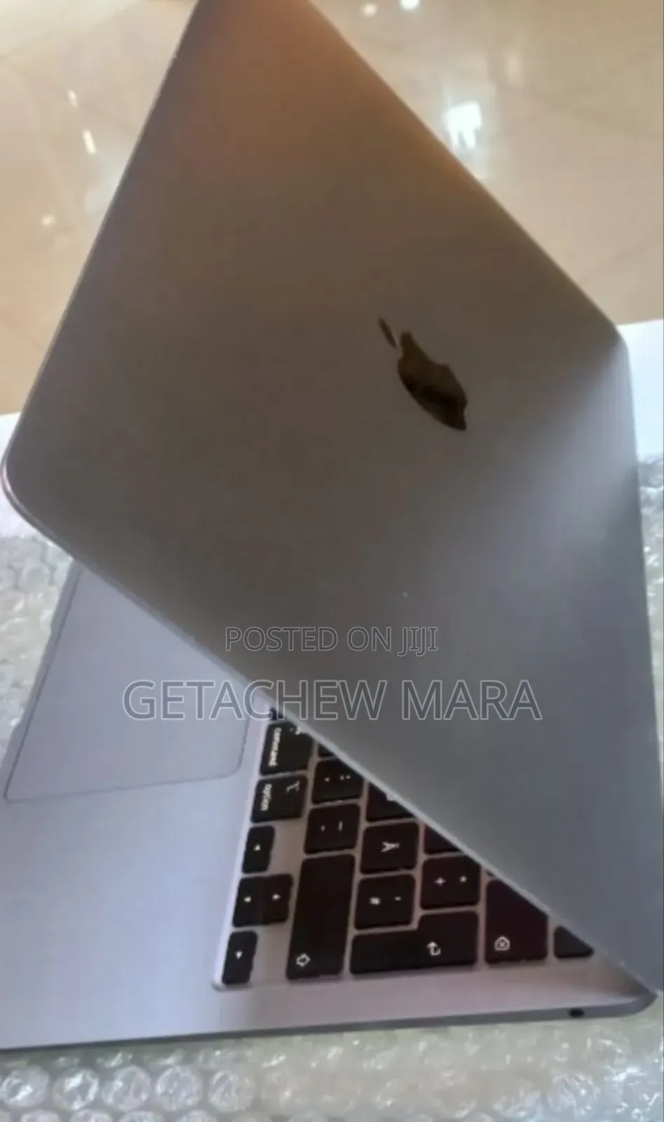 New Laptop Apple MacBook 2020 8GB Intel Core I5 SSD 256GB