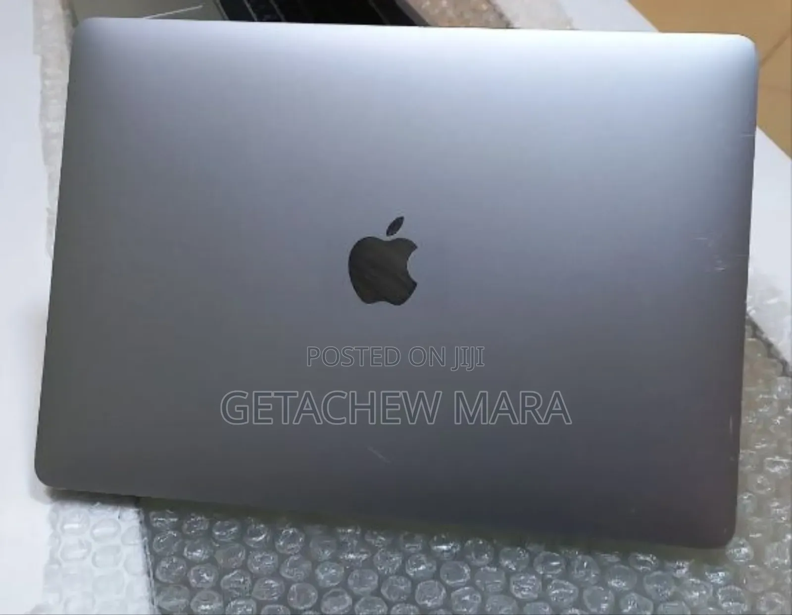 New Laptop Apple MacBook 2020 8GB Intel Core I5 SSD 256GB