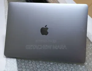 New Laptop Apple MacBook 2020 8GB Intel Core I5 SSD 256GB