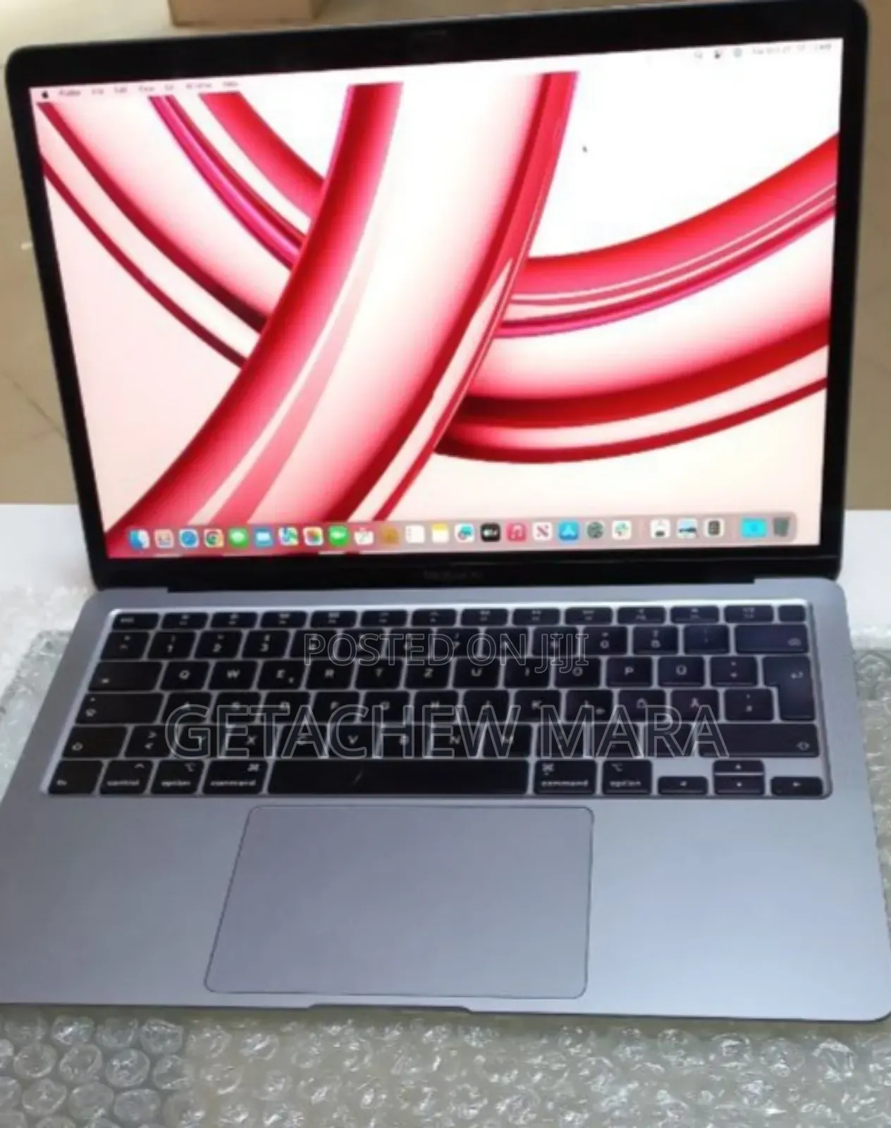 New Laptop Apple MacBook 2020 8GB Intel Core I5 SSD 256GB