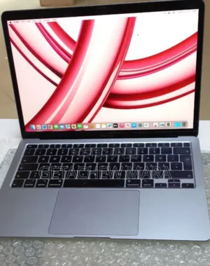 New Laptop Apple MacBook 2020 8GB Intel Core I5 SSD 256GB