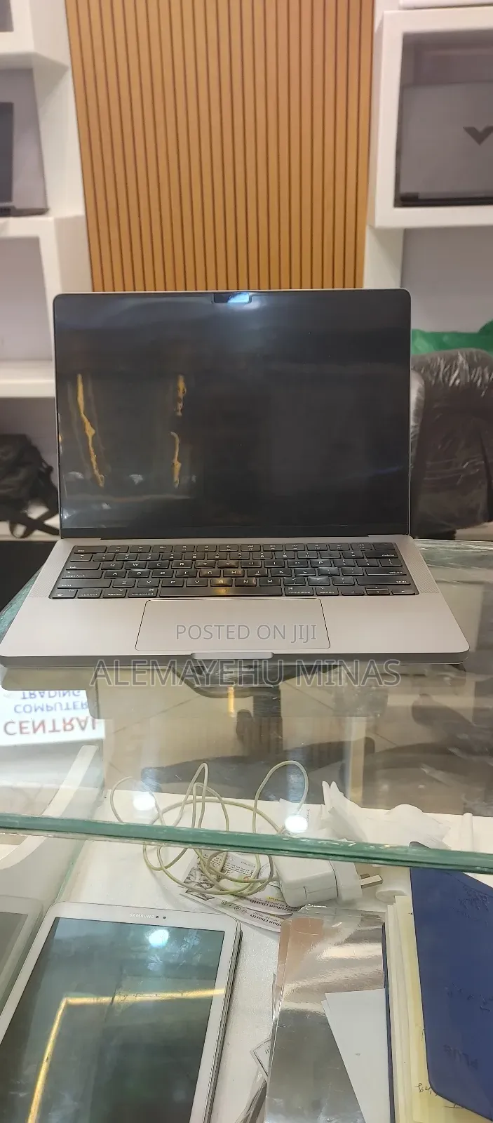 New Laptop Apple MacBook Pro M1 16GB Apple M1 Pro SSD 512GB