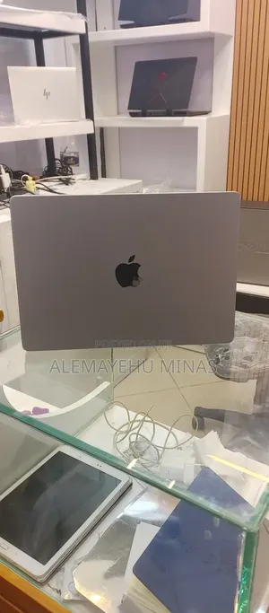 New Laptop Apple MacBook Pro M1 16GB Apple M1 Pro SSD 512GB