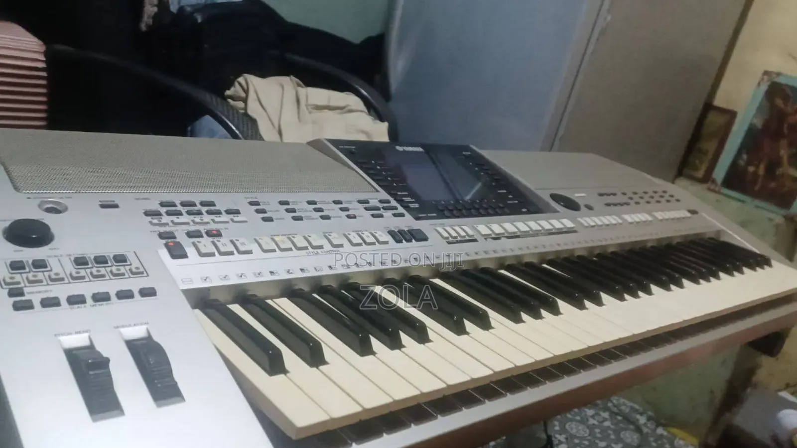 Yamaha PSR 700