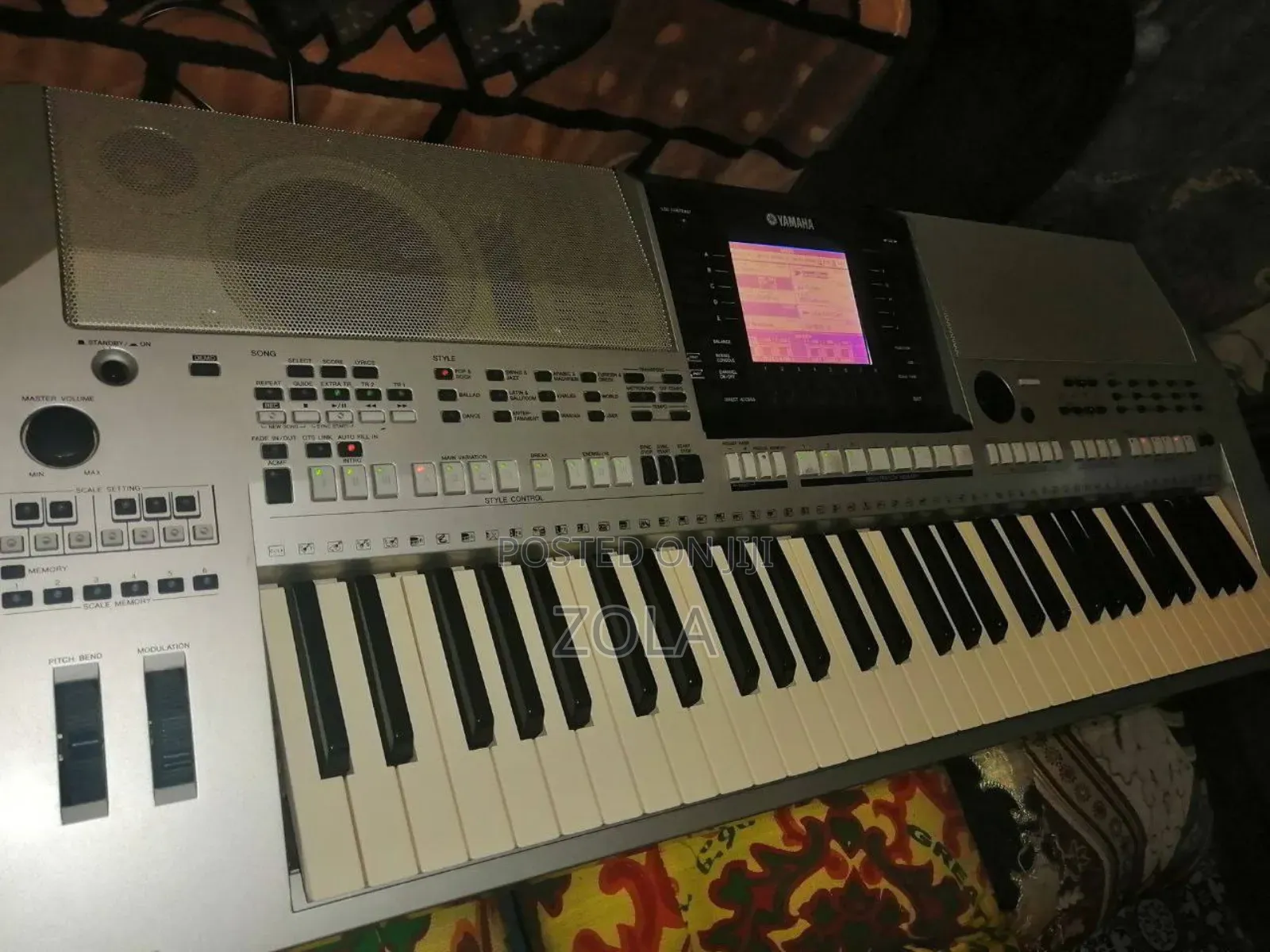 Yamaha PSR 700