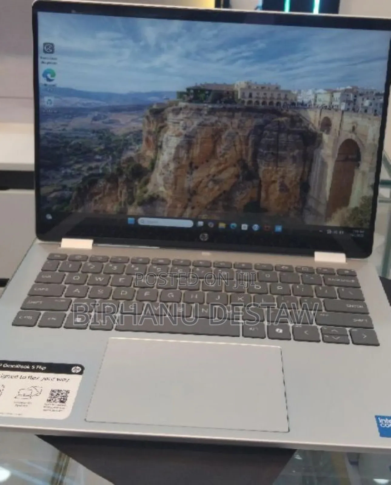 New Laptop HP OmniBook 5 Flip 8GB Intel Core 5 SSD 512GB