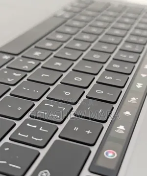 New Laptop Apple MacBook 2020 8GB Intel SSD 256GB