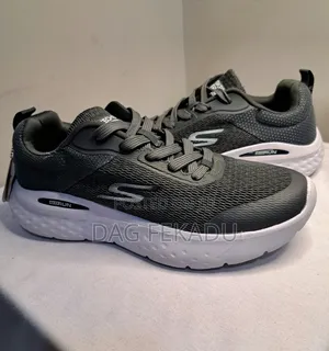 Photo - Skechers Go Run