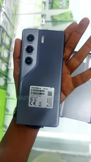 Photo - New Tecno Camon 40 Pro 256 GB Silver