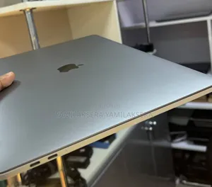 New Laptop Apple MacBook Pro 2019 16GB Intel Core i9 SSD 512GB