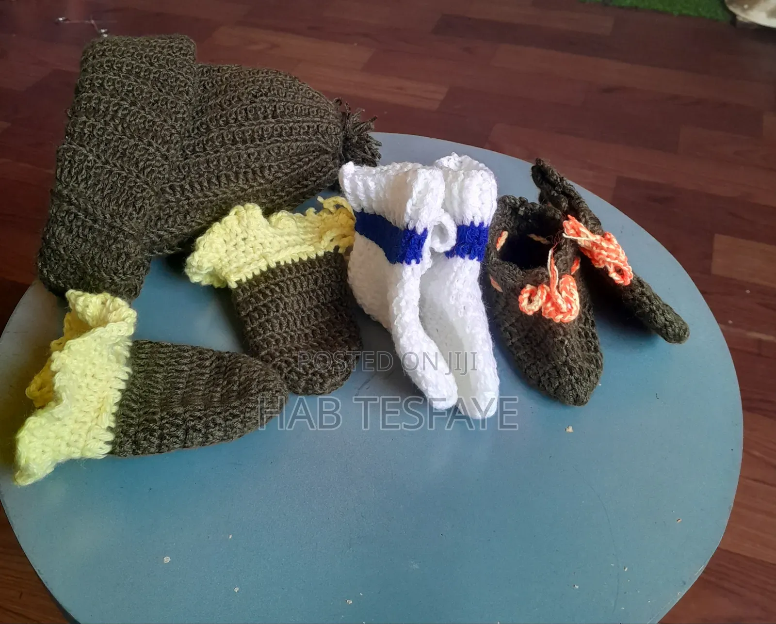 የአራስ ልጅ ካልሲ ጓንት እና ኮፍያ