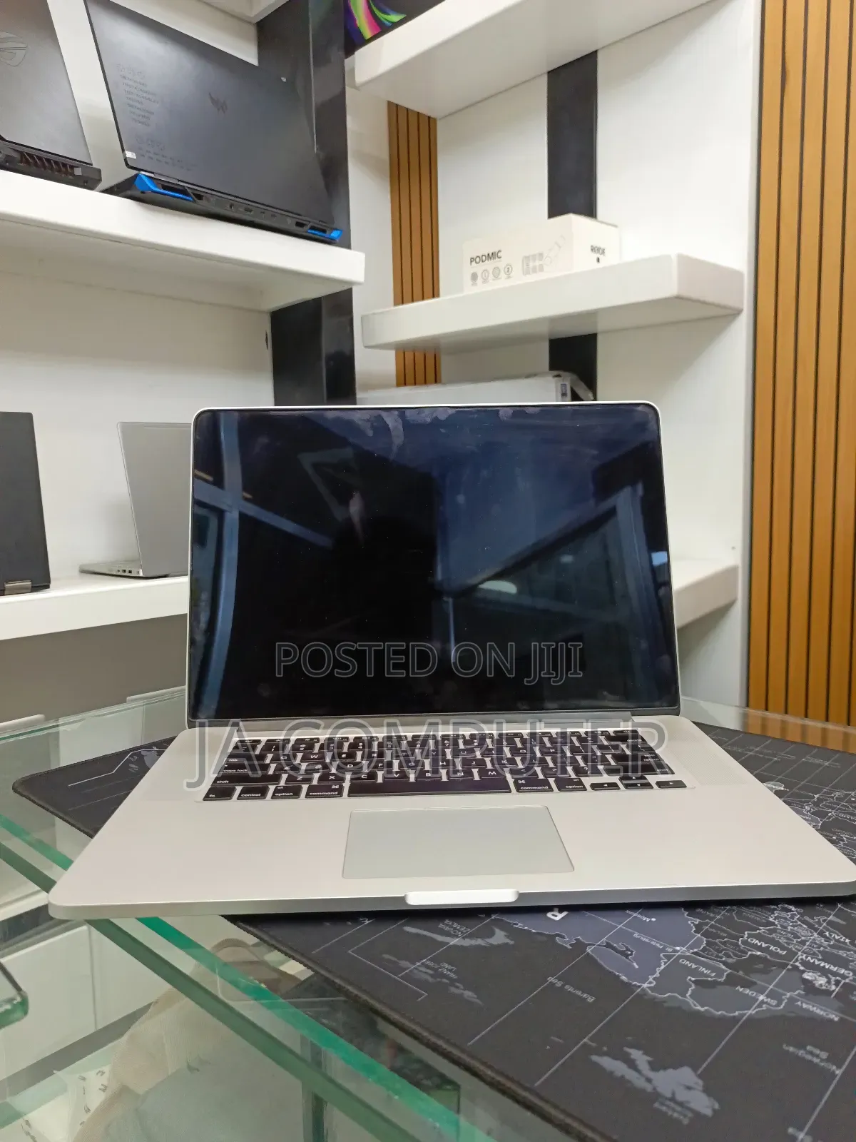 New Laptop Apple MacBook Pro 2015 16GB Intel Core I7 SSD 256GB