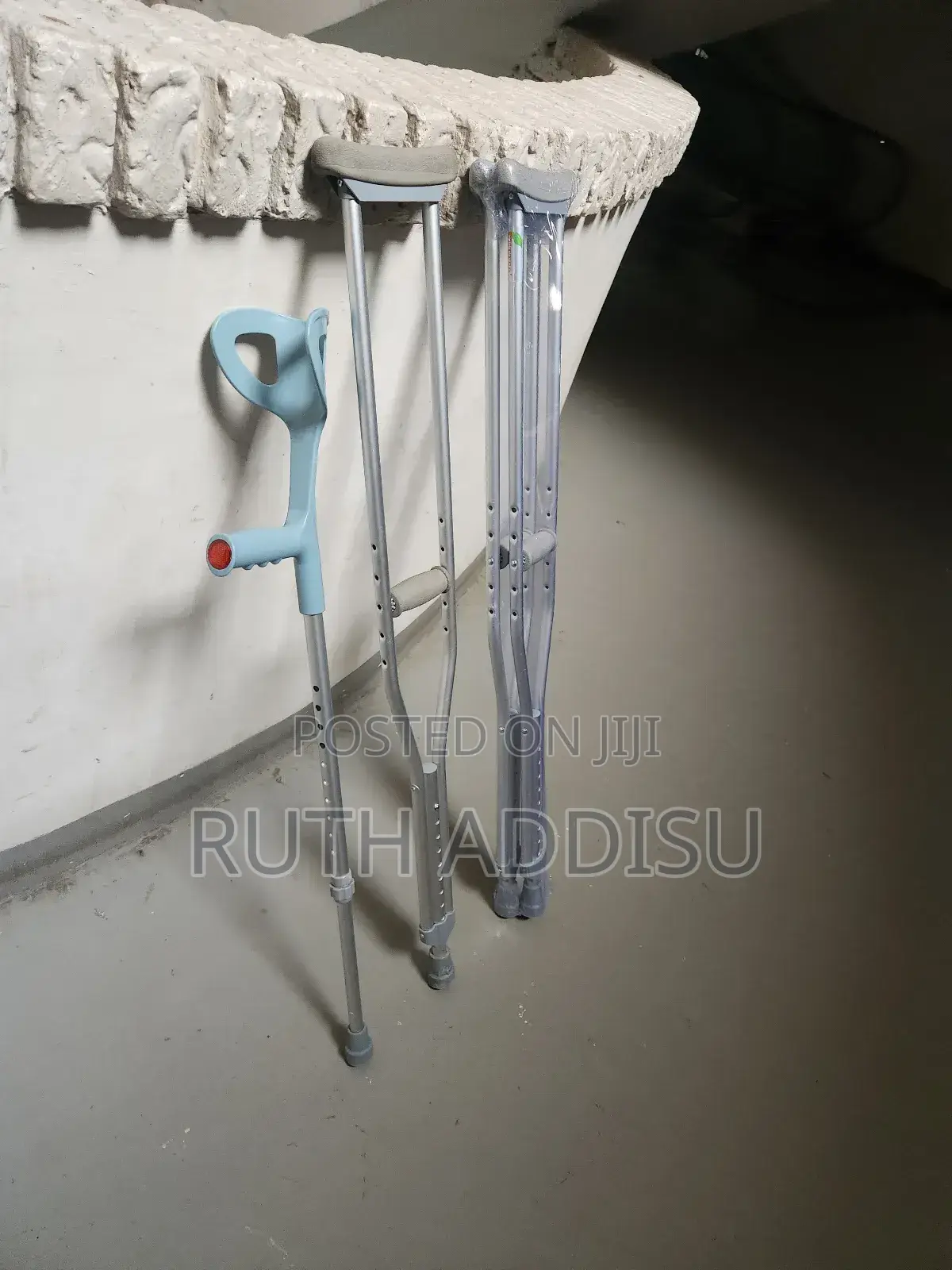 Axillary Bilateral Crutches宛然crutches暸不axillary Bilateral Crutches New