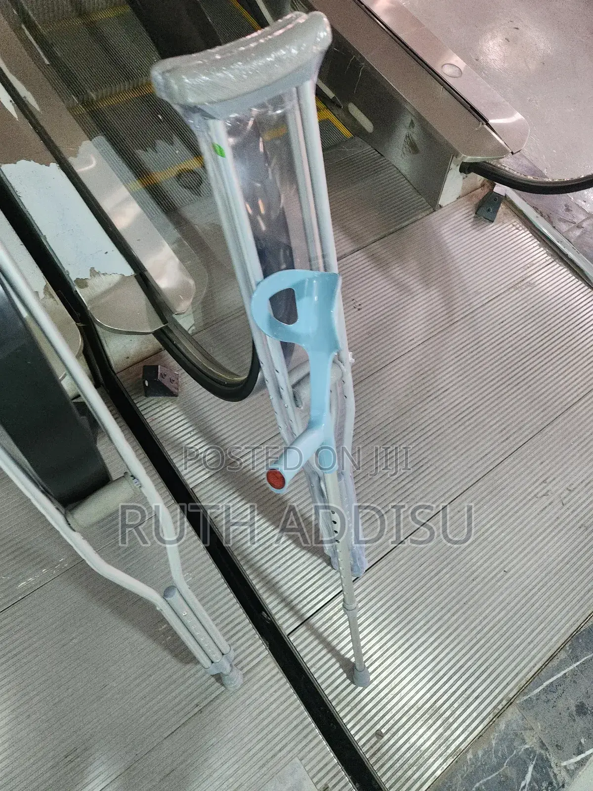 Axillary Bilateral Crutches較高axillary Crutches寄給crutches推動crutches New