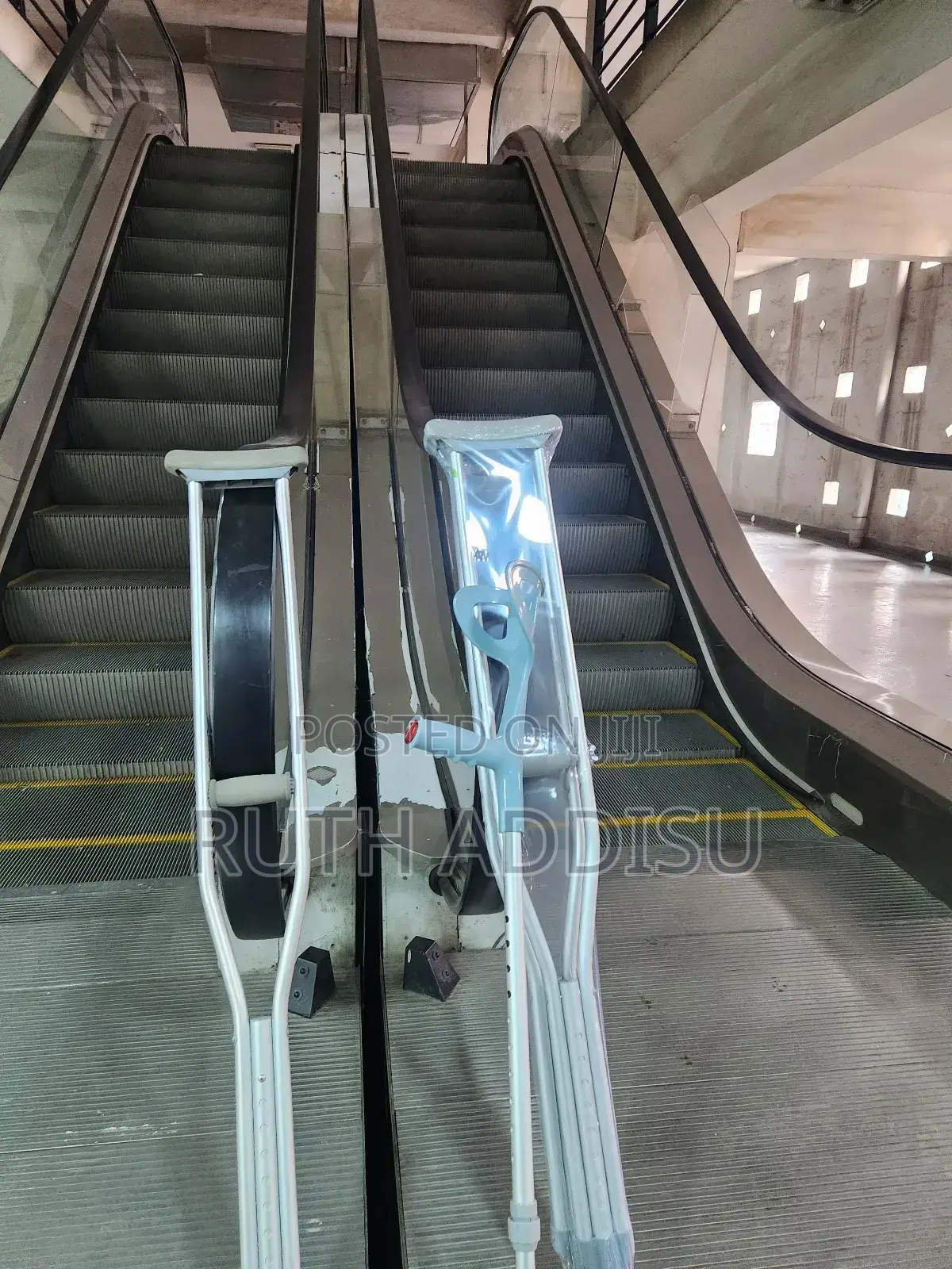 Axillary Bilateral Crutches奢華crutches替求crutches老人crutches為止crutches