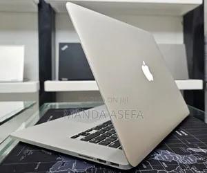 New Laptop Apple MacBook Pro 16GB Intel Core I7 SSD 256GB