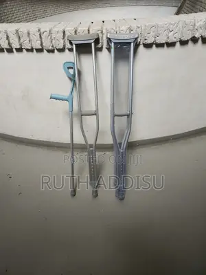 Photo - Crutches Axillary Bilateral Crutches奢求brand New Medical Crutches