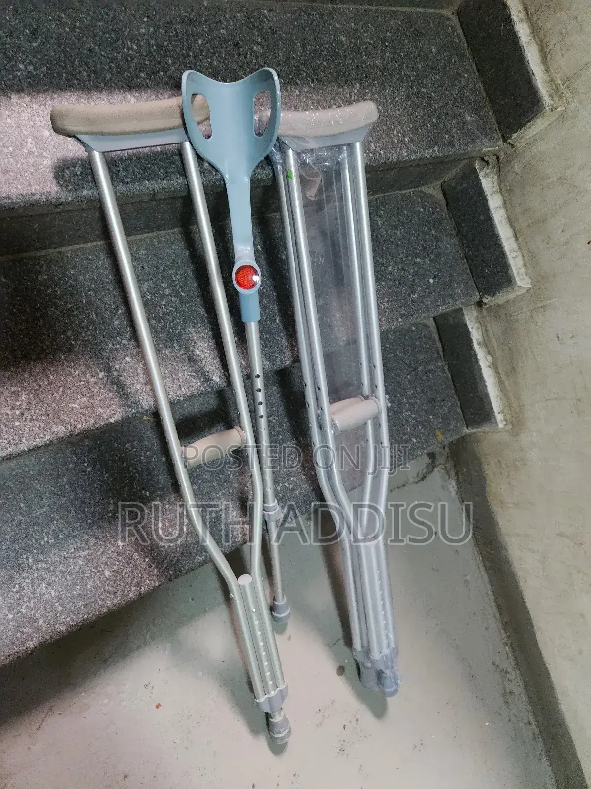 Axillary and Elbow Bilateral Medical Crutches協助crutches堵死crutches New