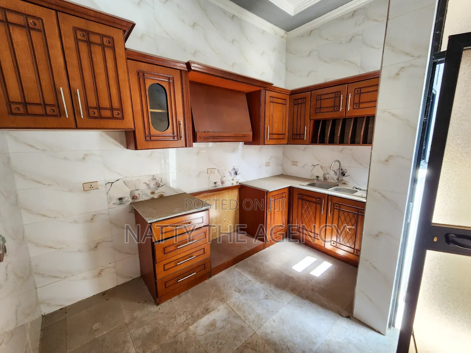 Furnished 3bdrm Villa in Summiy, Bole for sale