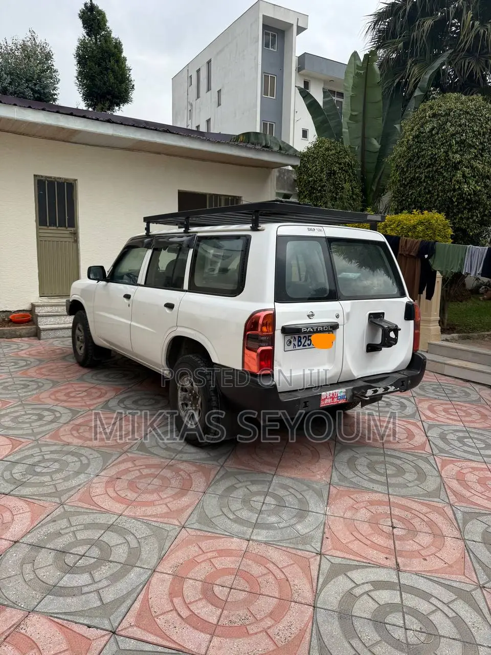 Nissan Patrol 2010 White