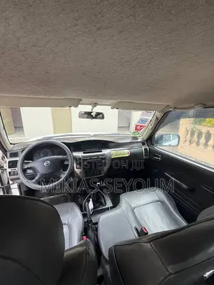 Nissan Patrol 2010 White