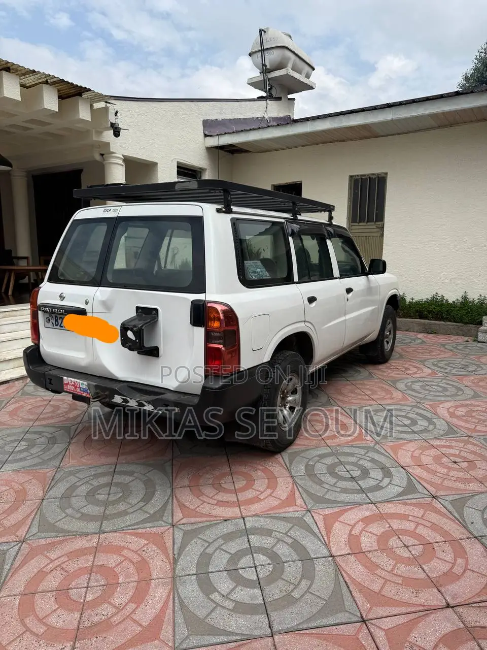 Nissan Patrol 2010 White
