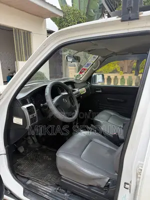 Nissan Patrol 2010 White