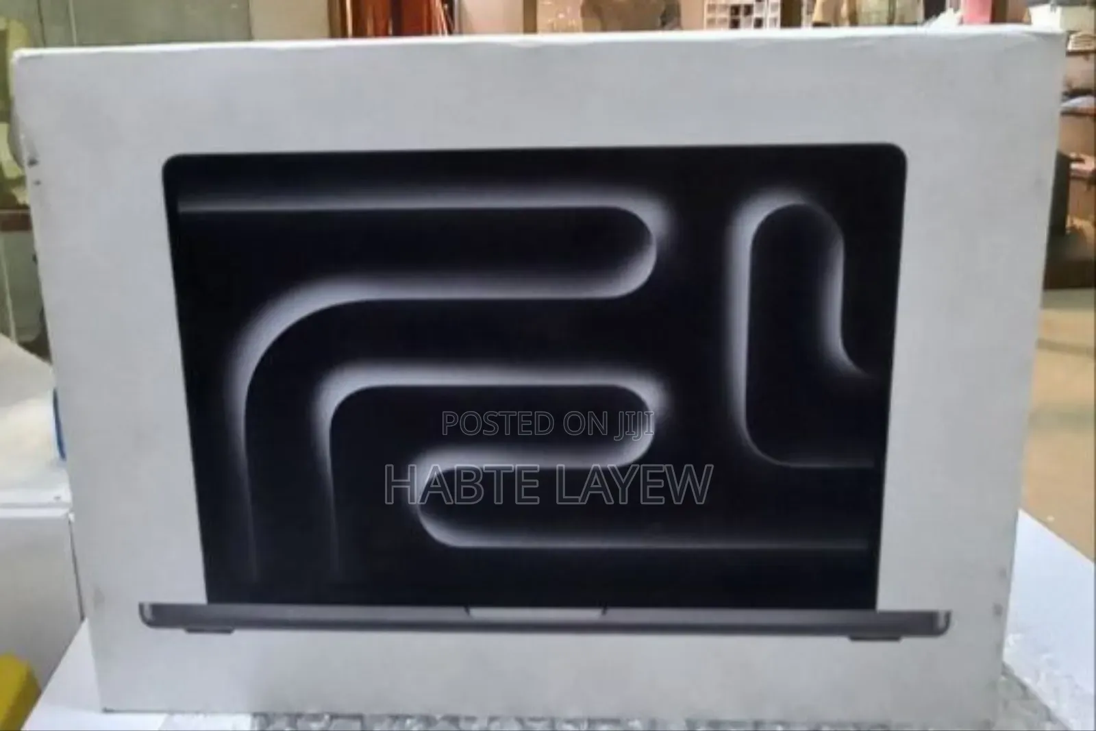 New Laptop Apple MacBook 8GB Apple M3 SSD 512GB