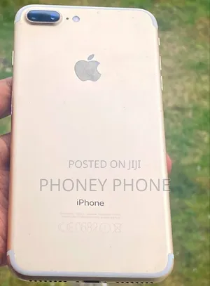 Photo - Apple iPhone 7 Plus 128 GB Gold