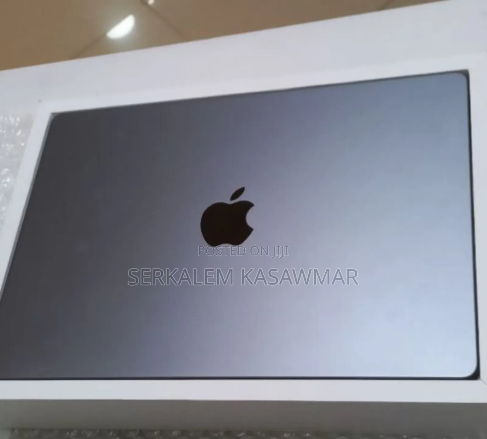 New Laptop Apple MacBook Pro 8GB Apple M3 SSD 512GB