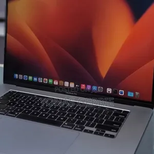New Laptop Apple MacBook Pro 2019 16GB Intel Core I7 SSD 512GB
