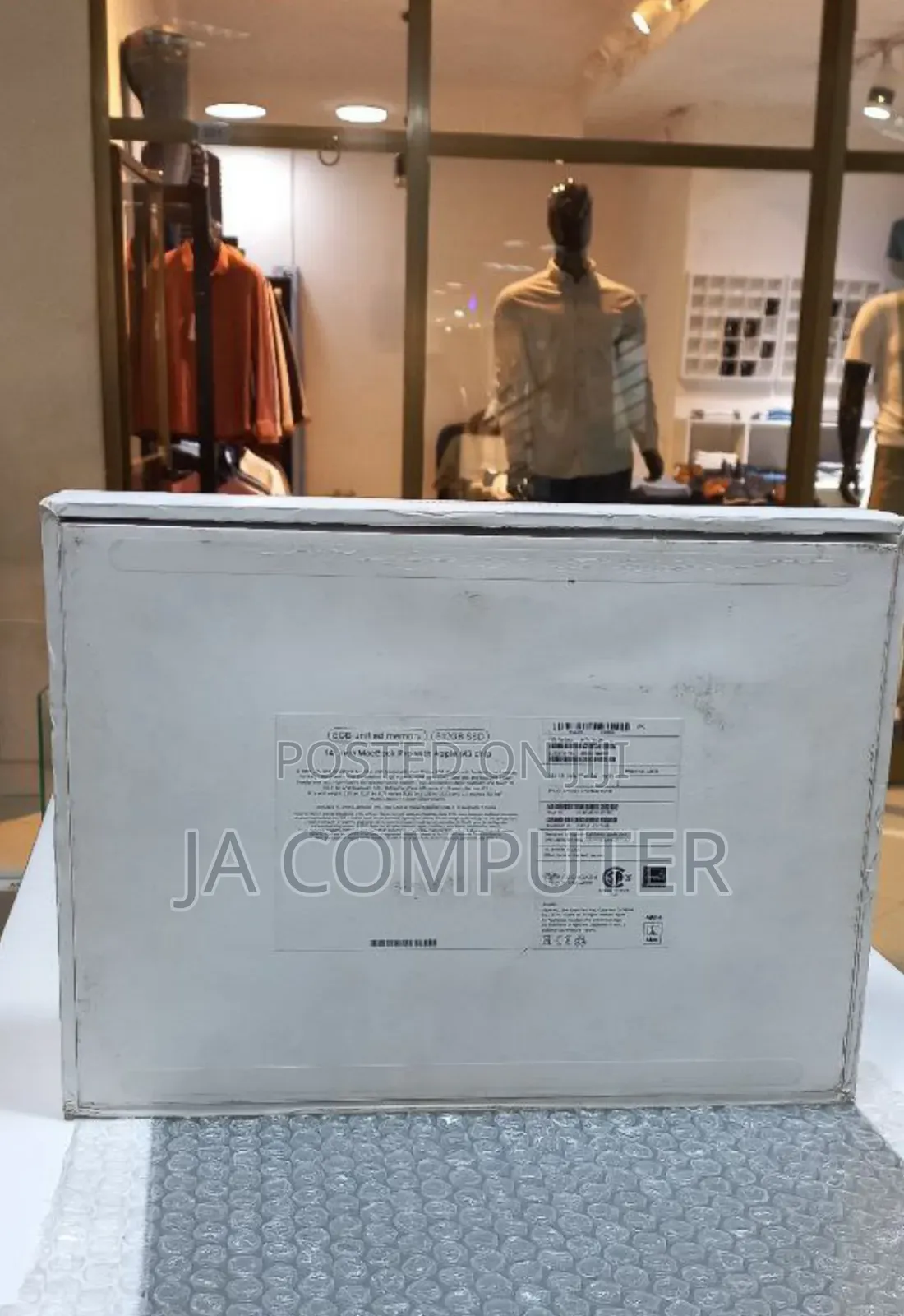 New Laptop Apple MacBook Pro 2023 M3 14-Inch 8GB Apple M3 Pro SSD 512GB