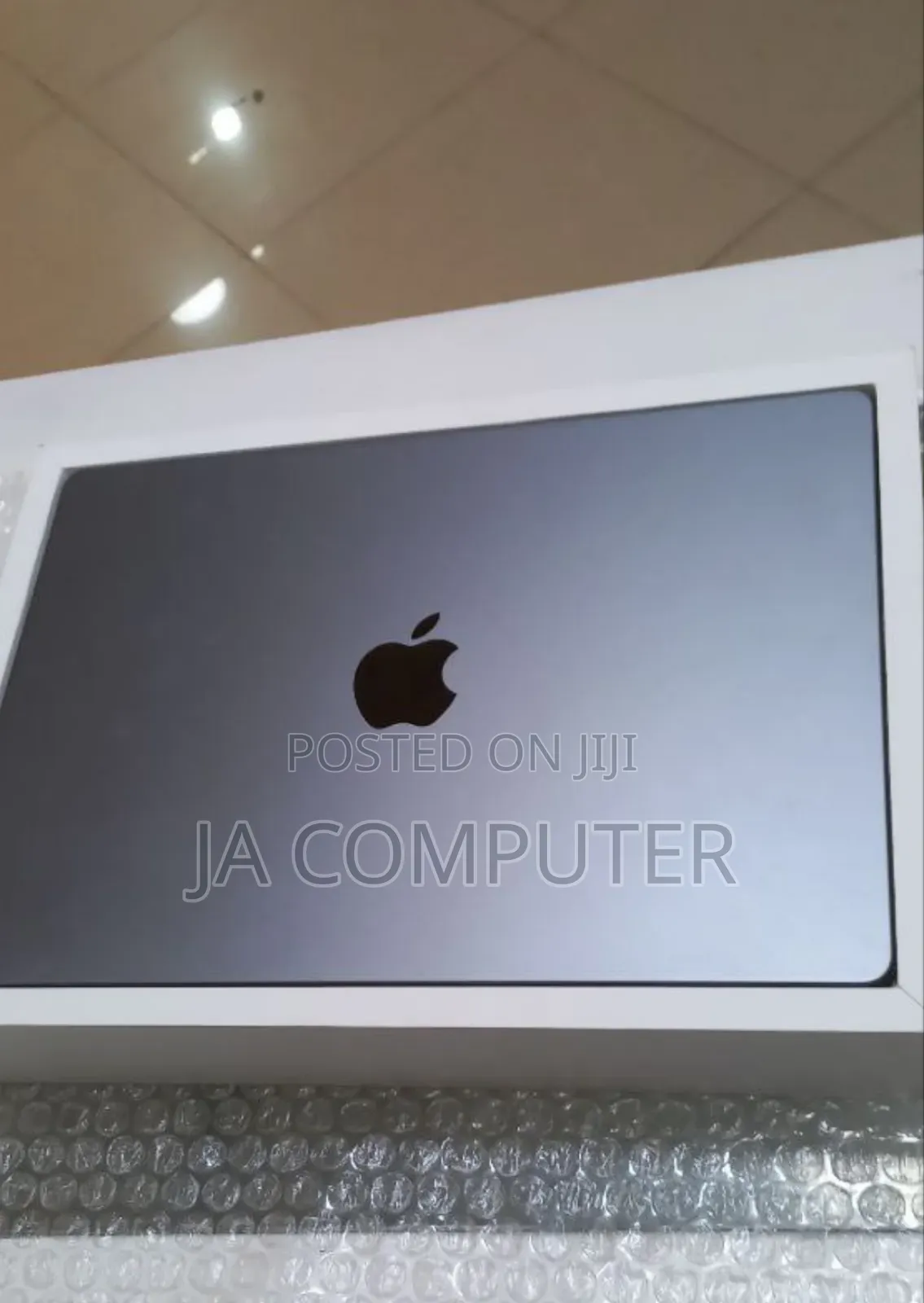 New Laptop Apple MacBook Pro 2023 M3 14-Inch 8GB Apple M3 Pro SSD 512GB