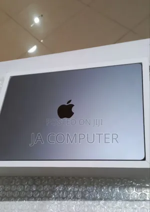 New Laptop Apple MacBook Pro 2023 M3 14-Inch 8GB Apple M3 Pro SSD 512GB