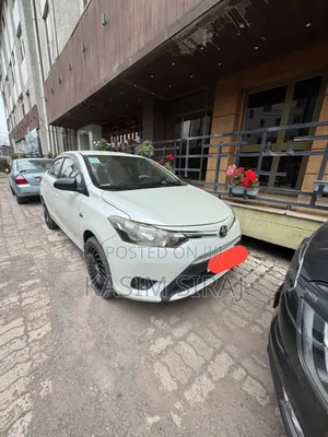 Photo - Toyota Yaris L Hatchback 5dr 2015 White