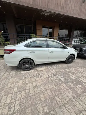 Toyota Yaris L Hatchback 5dr 2015 White