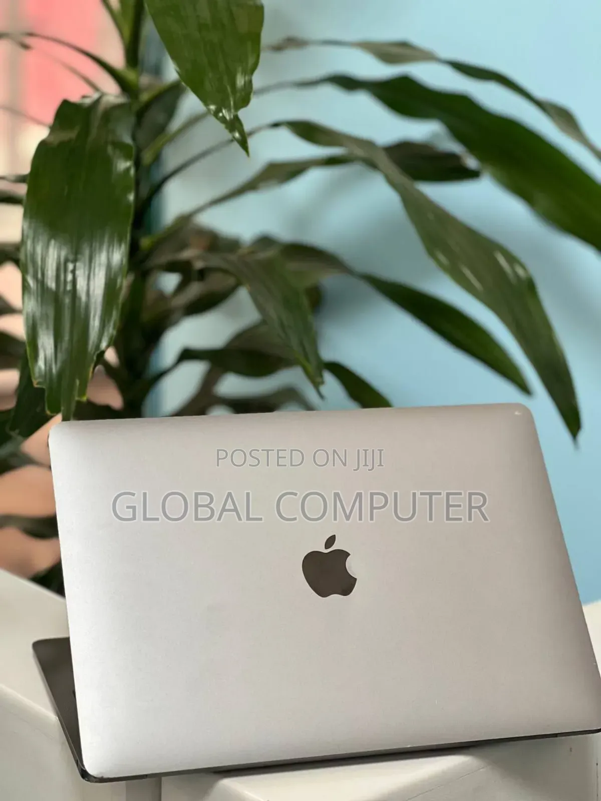 New Laptop Apple MacBook Pro 2023 M2 Max 14-inch 8GB Apple M2 SSD 256GB