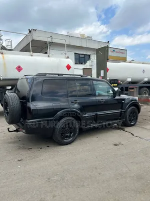 Photo - Mitsubishi Pajero Pininfarina 2004 Black