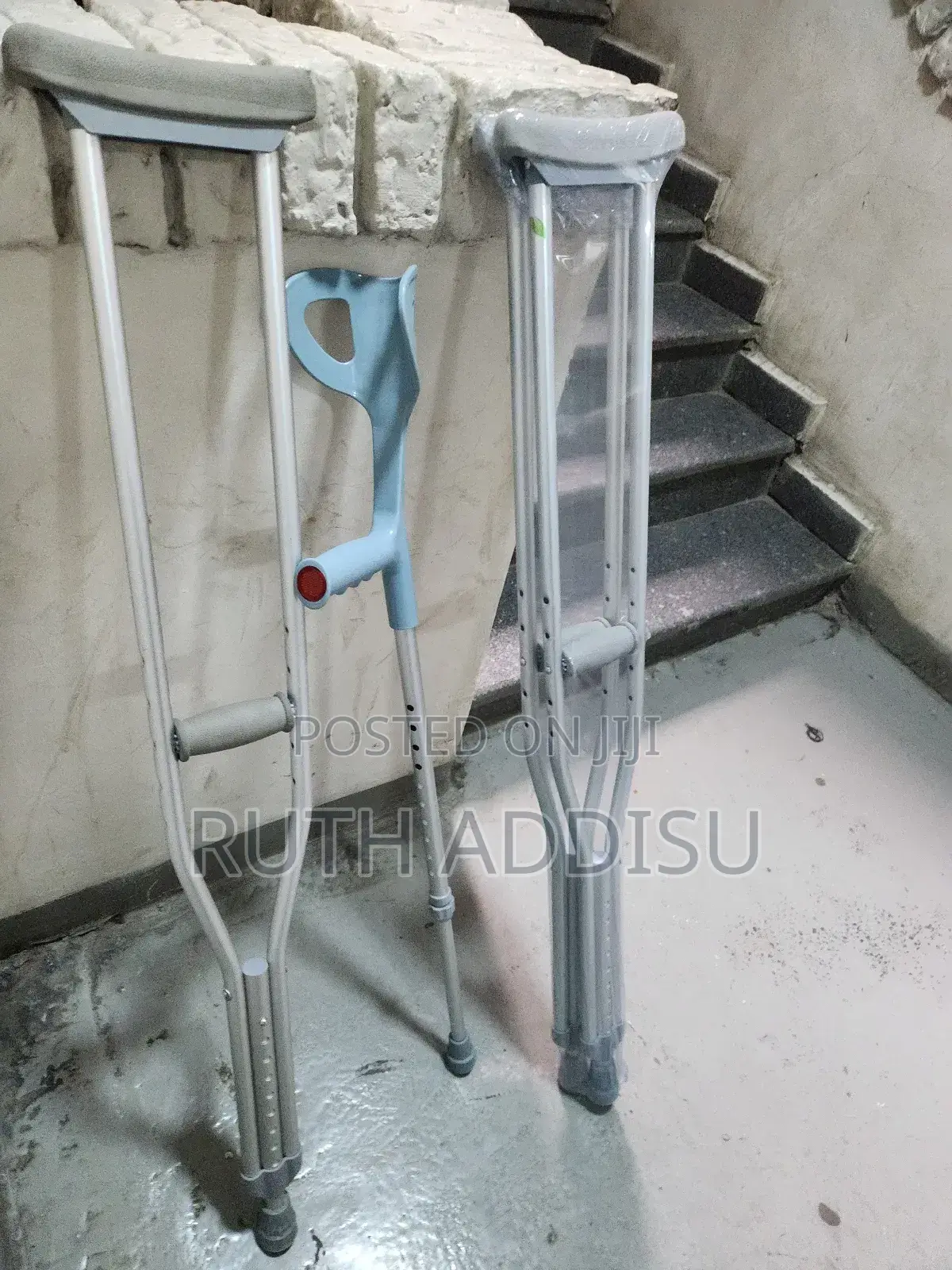 Axillary Bilateral Crutches輕輕bilateral Crutches朱明crutches昦了crutches